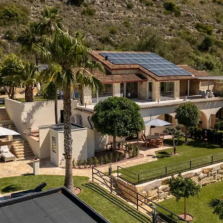 Del Silencio Villa