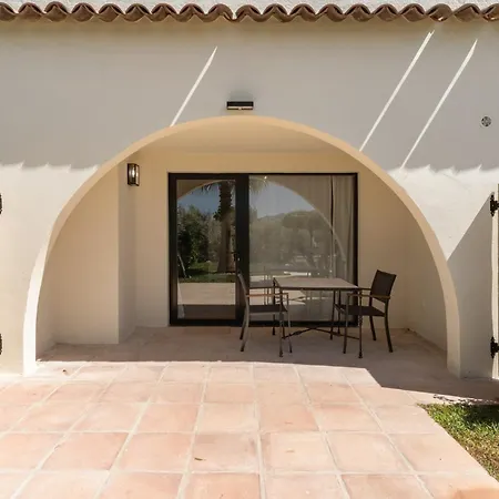 Del Silencio Villa *